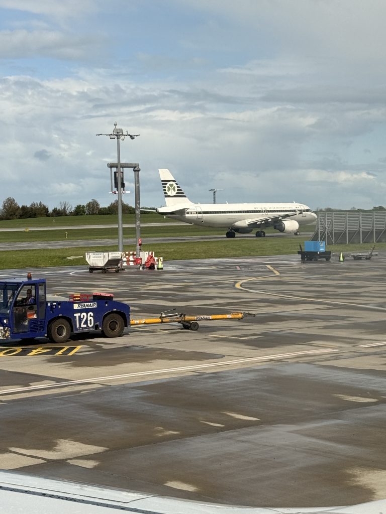 Dublin Schiphol Airport plane spotting - A320