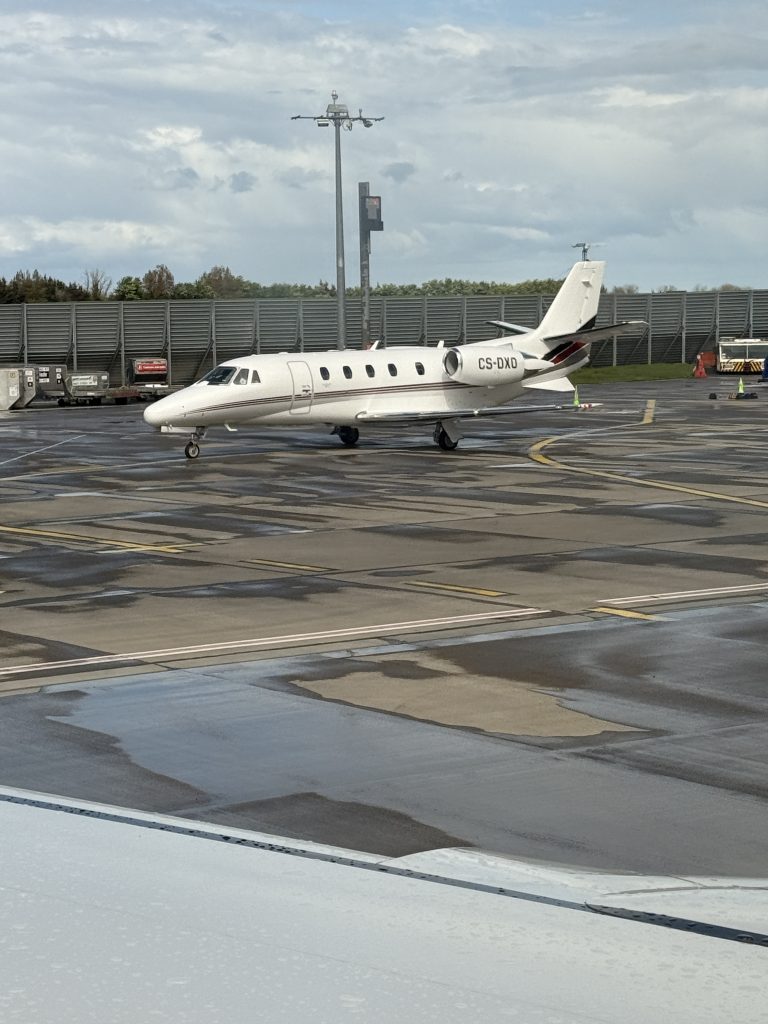 Dublin Schiphol Airport plane spotting-cessna-citation-netjets
