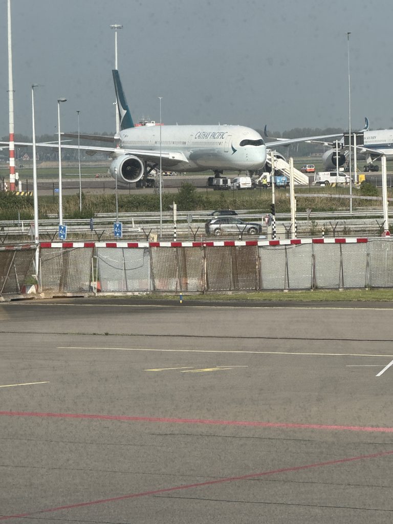 Dublin Schiphol Airport plane spotting a350