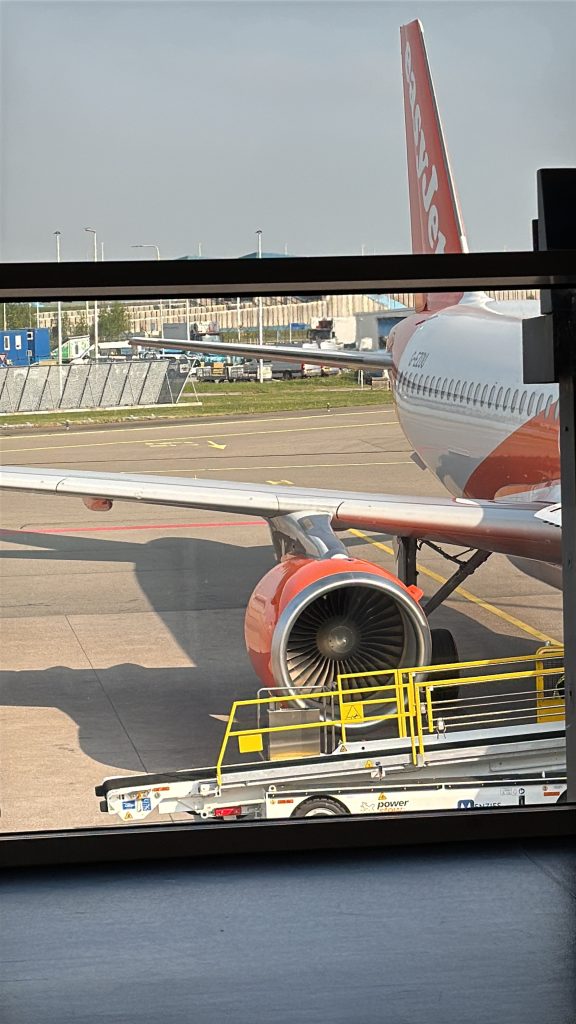 Dublin Schiphol Airport plane spotting-easyjet-A320