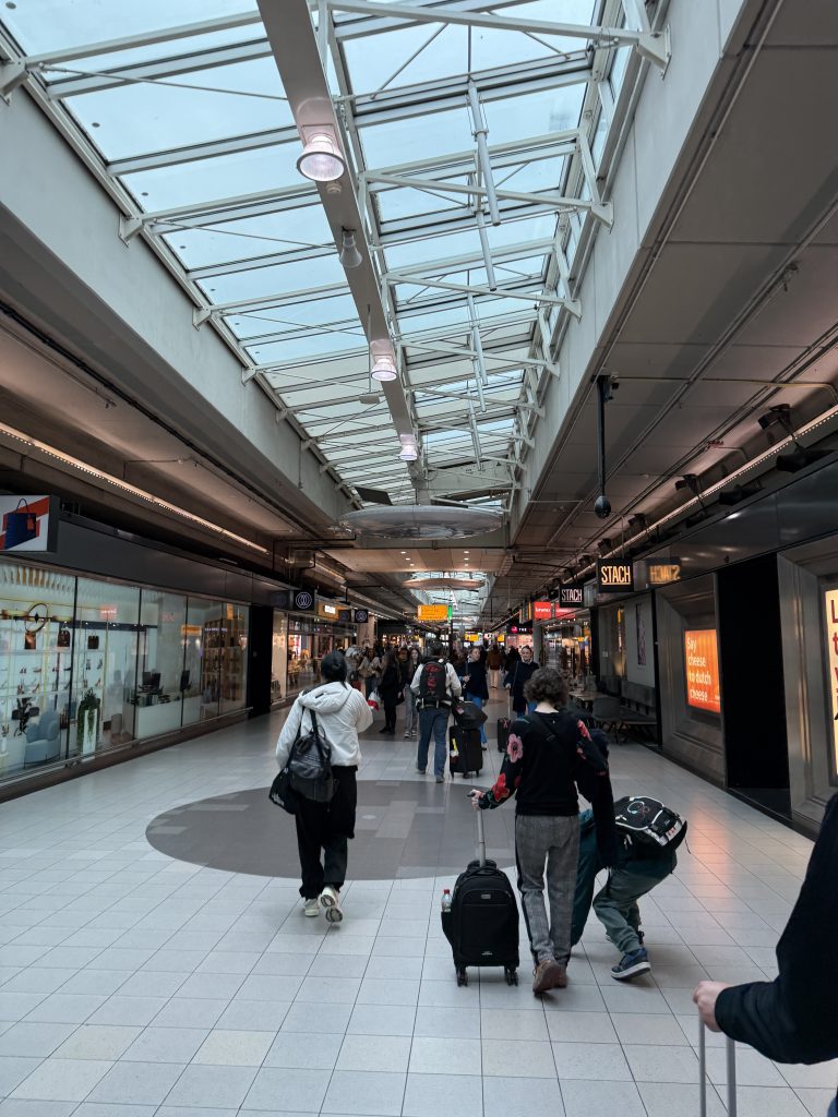 Dublin Schiphol Airport plane spotting-Schiphol-interior
